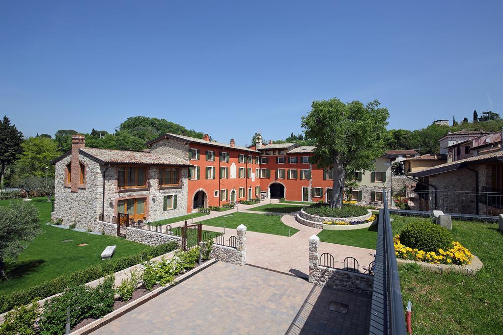 Residence Borgo Mondragon Lazise Eksteriør bilde