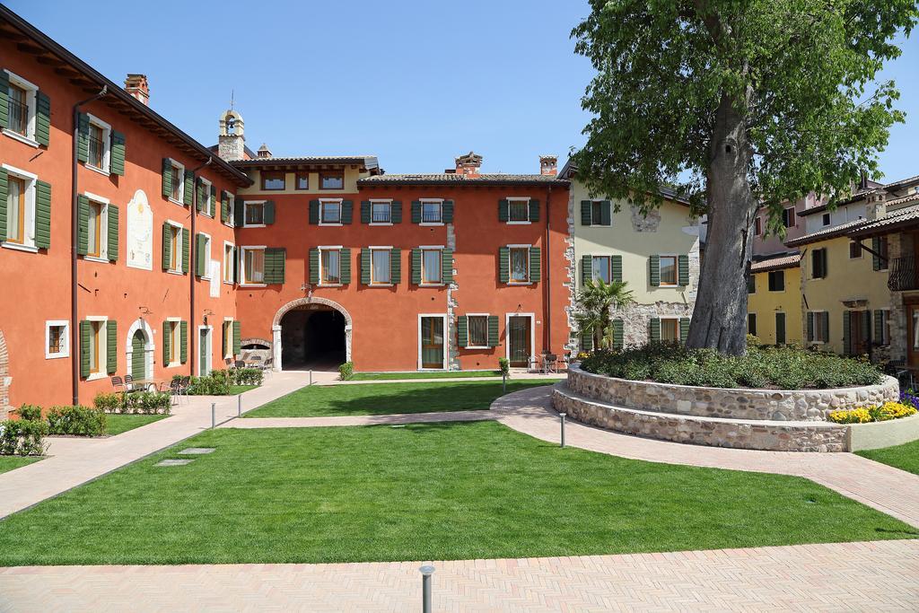 Residence Borgo Mondragon Lazise Eksteriør bilde
