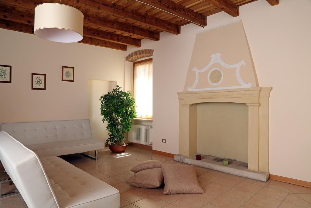 Residence Borgo Mondragon Lazise Eksteriør bilde