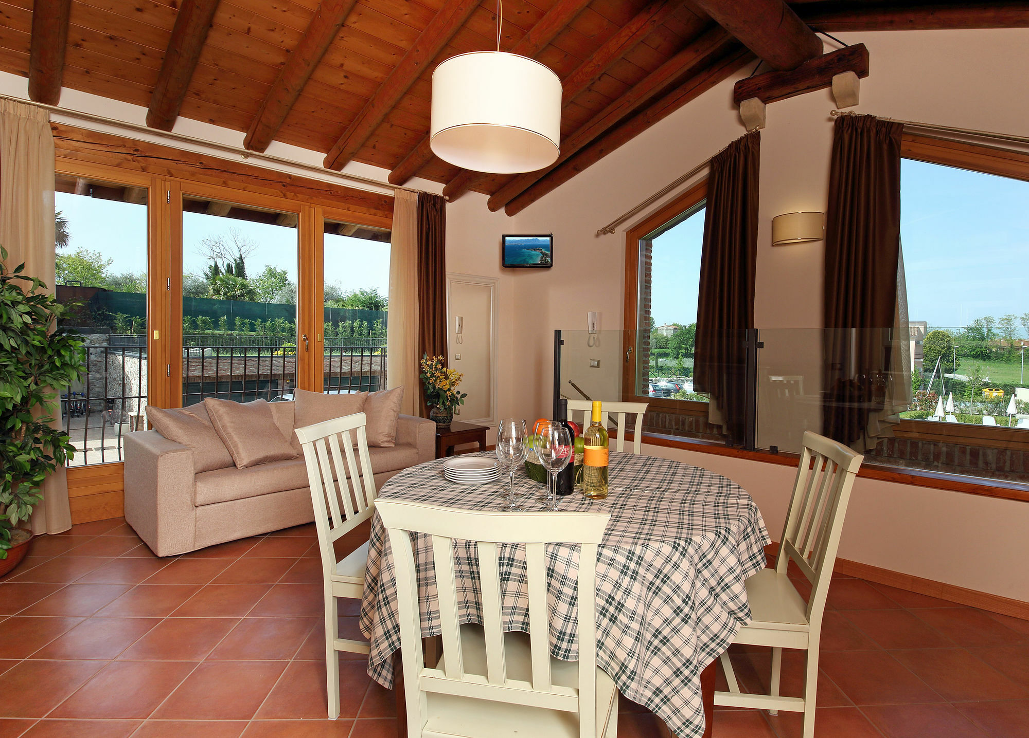 Residence Borgo Mondragon Lazise Eksteriør bilde