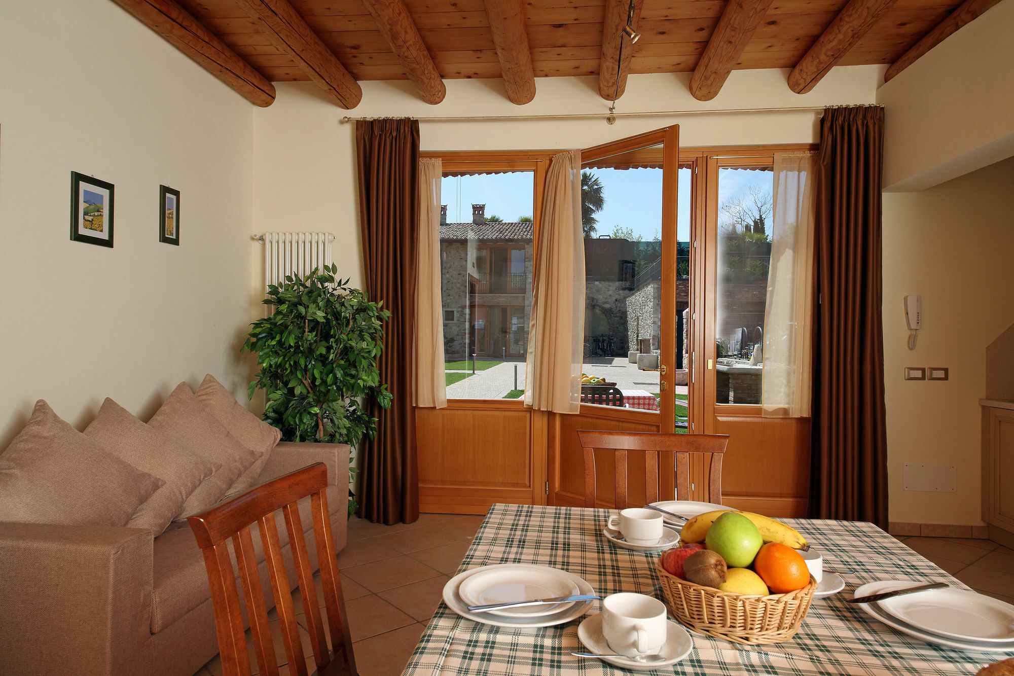 Residence Borgo Mondragon Lazise Eksteriør bilde