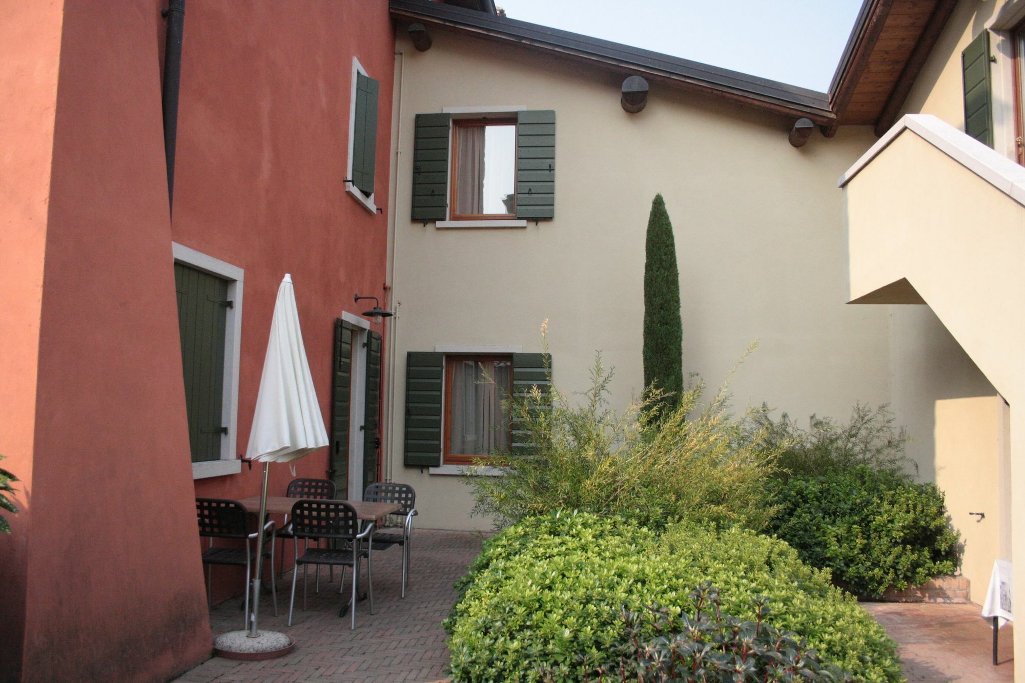 Residence Borgo Mondragon Lazise Eksteriør bilde