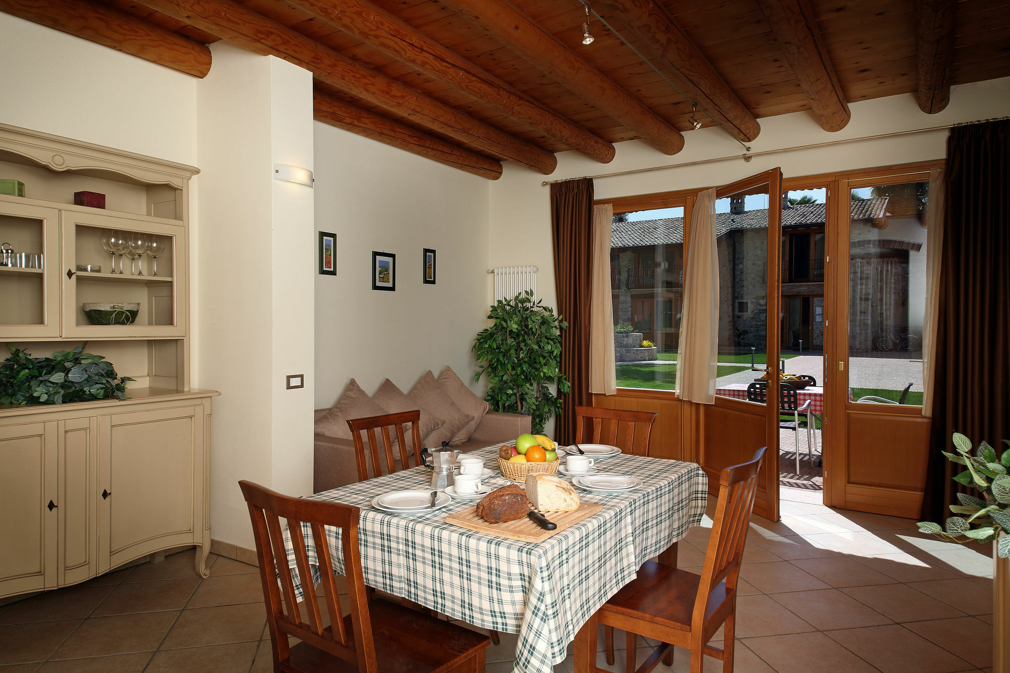 Residence Borgo Mondragon Lazise Eksteriør bilde